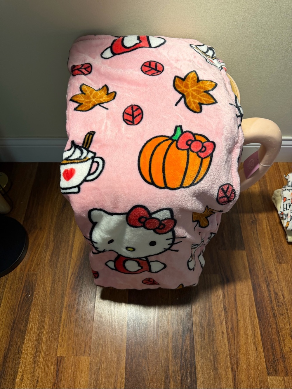 2025 Hello Kitty Fall Latte & Pumpkins Throw Blanket